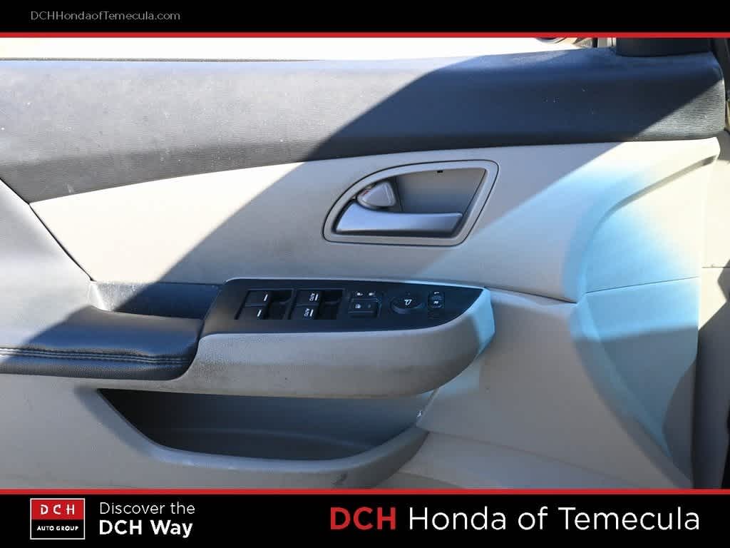 2013 Honda Odyssey  16