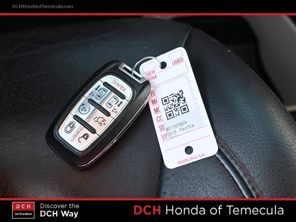 Thumbnail: 2018 Chrysler Pacifica - 14