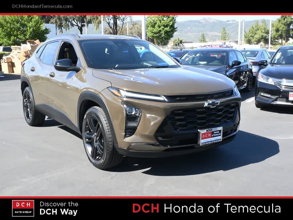 Thumbnail: 2024 Chevrolet Trax - 3