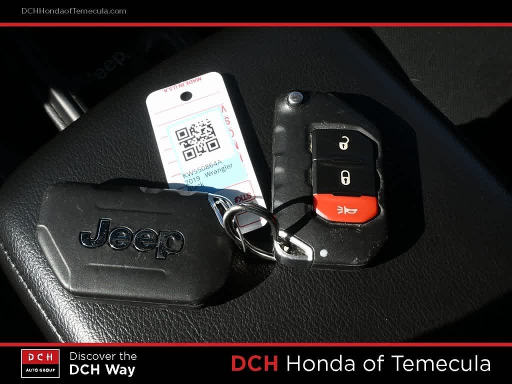 Thumbnail: 2019 Jeep Wrangler - 14