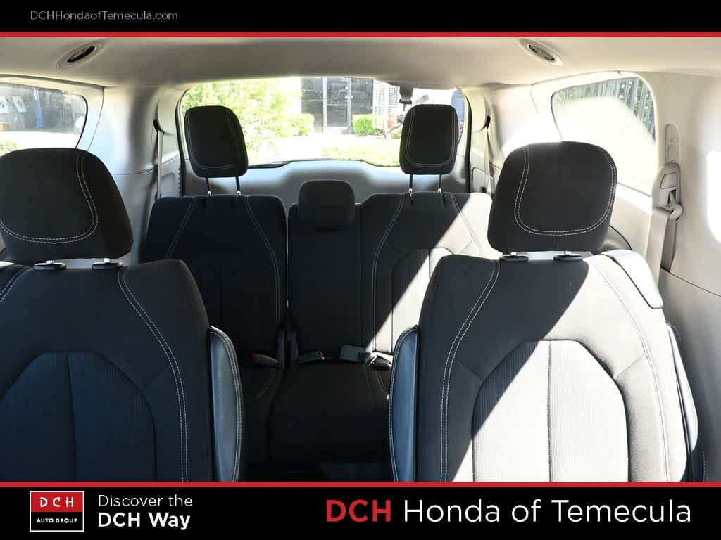 Thumbnail: 2023 Chrysler Voyager - 19