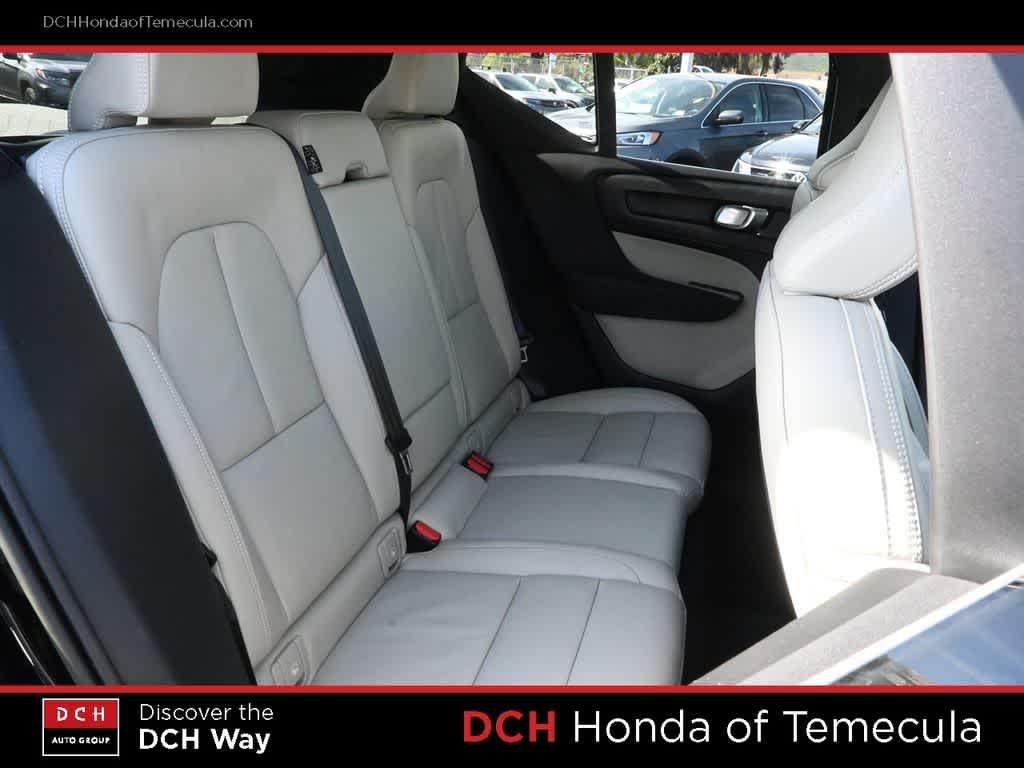 Thumbnail: 2023 Volvo XC40 - 20