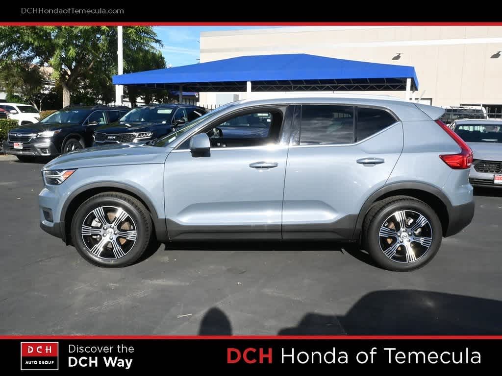 Thumbnail: 2021 Volvo XC40 - 4