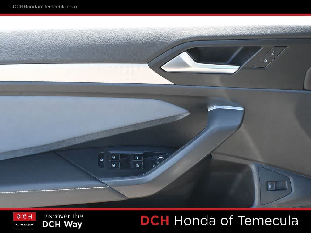 Thumbnail: 2025 Volkswagen Jetta - 15