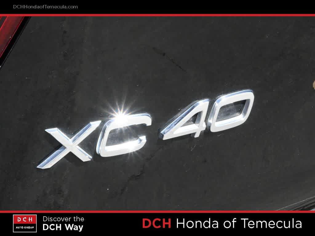 Thumbnail: 2023 Volvo XC40 - 7