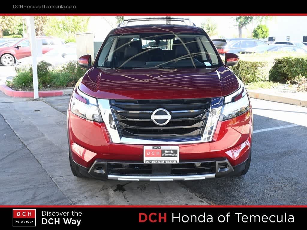 2024 Nissan Pathfinder SL photo 2