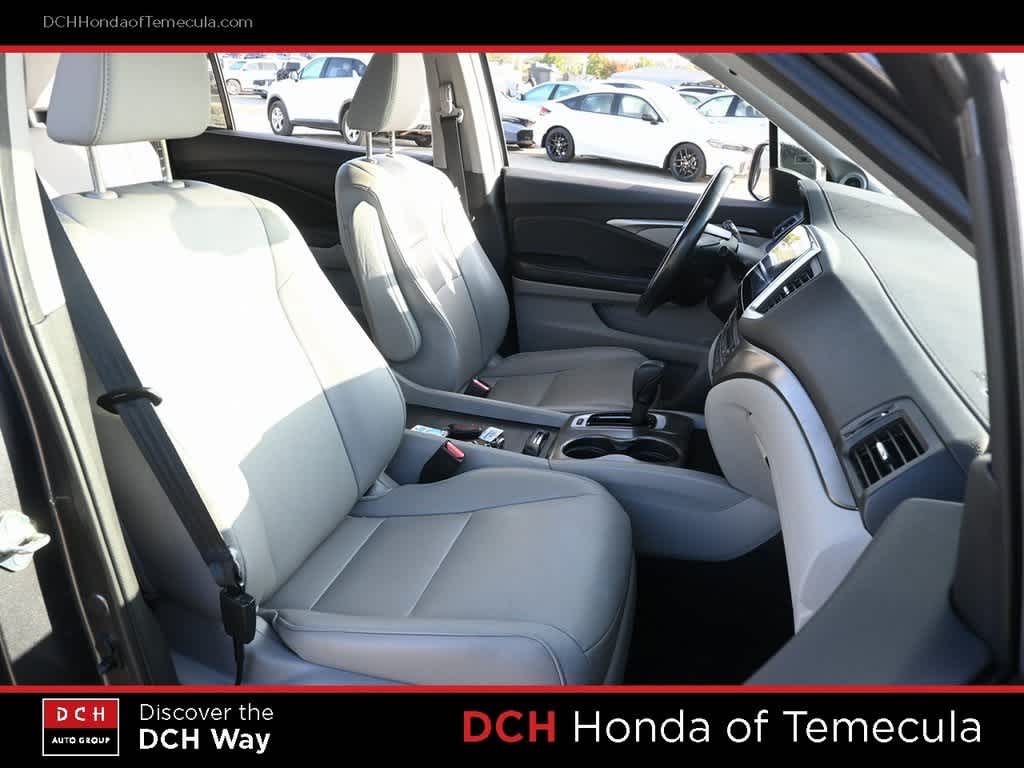 Thumbnail: 2017 Honda Pilot - 20