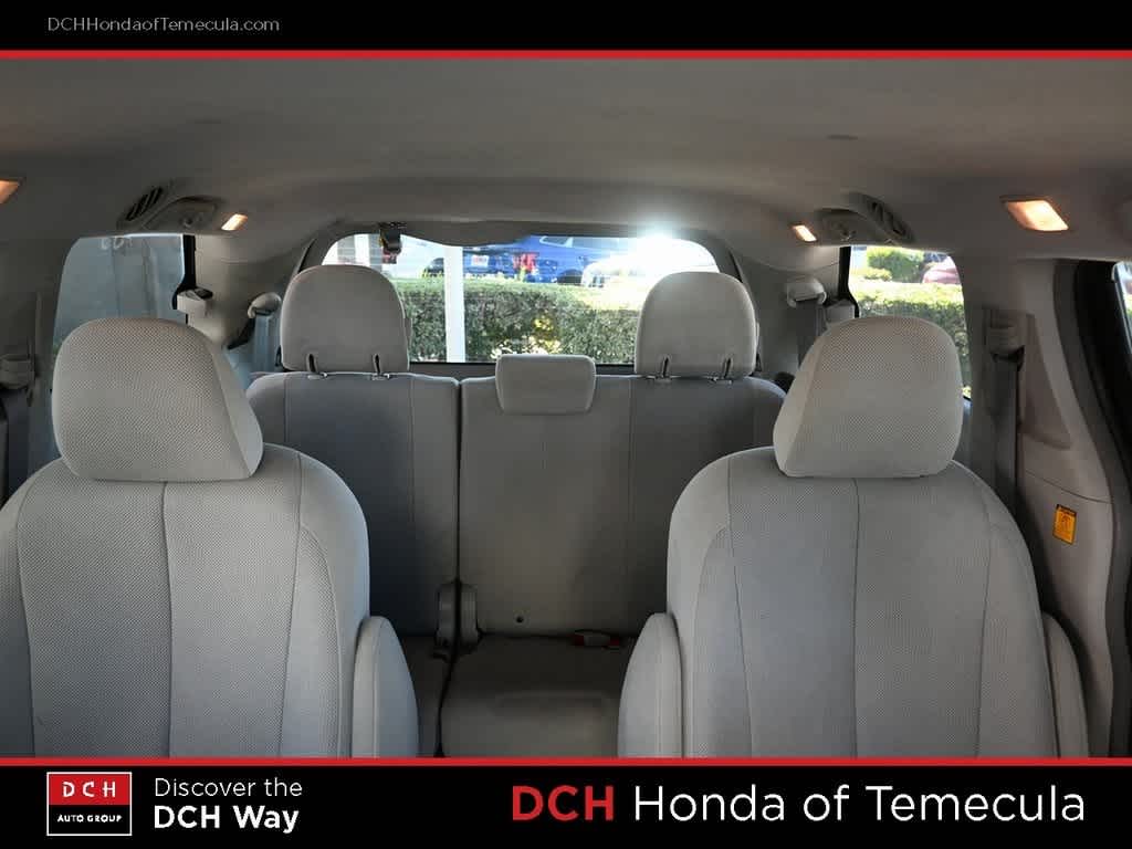 Thumbnail: 2011 Toyota Sienna - 19