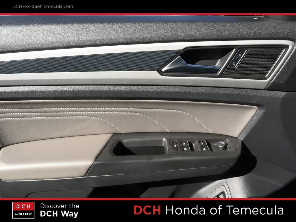 Thumbnail: 2022 Volkswagen Atlas - 16