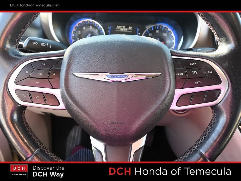 Thumbnail: 2018 Chrysler Pacifica - 9