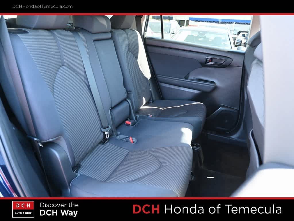 Thumbnail: 2021 Toyota Highlander - 21