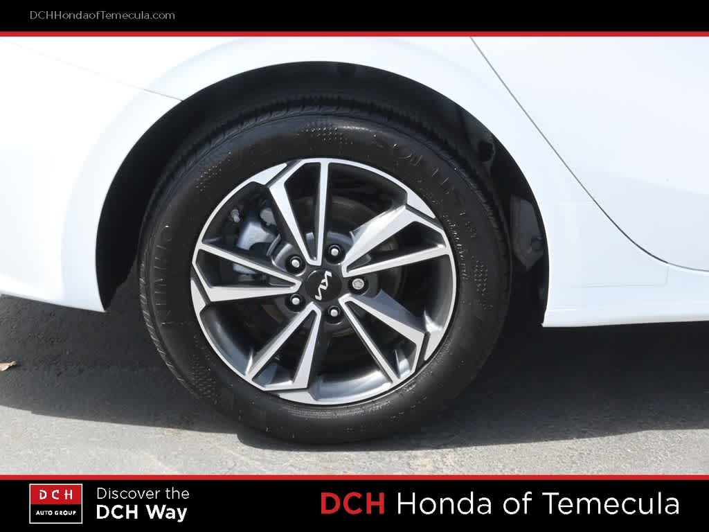 Thumbnail: 2024 Kia Forte - 25