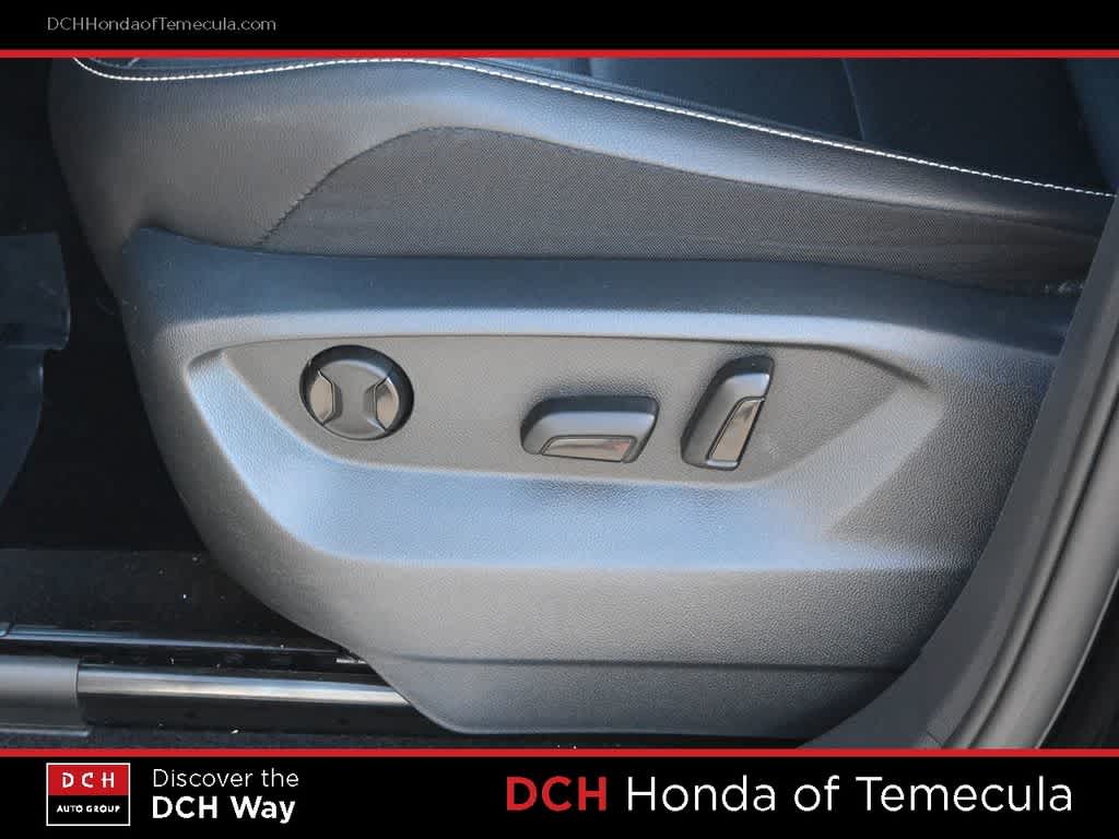 Thumbnail: 2021 Volkswagen Tiguan - 17