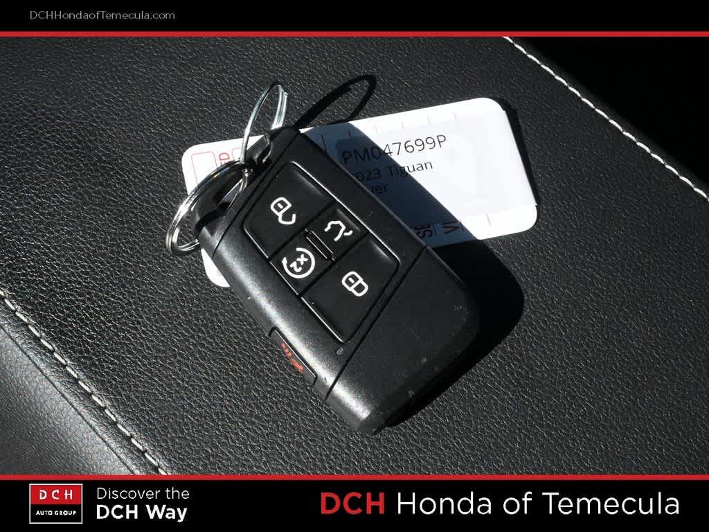 Thumbnail: 2023 Volkswagen Tiguan - 15