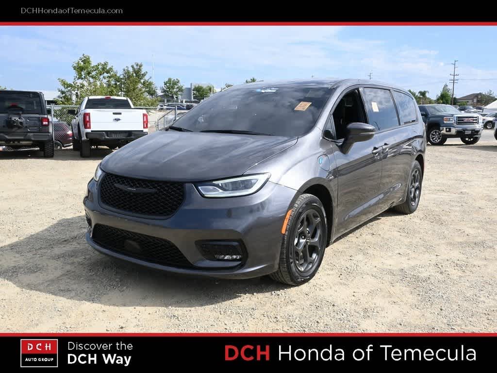 Thumbnail: 2022 Chrysler Pacifica - 1