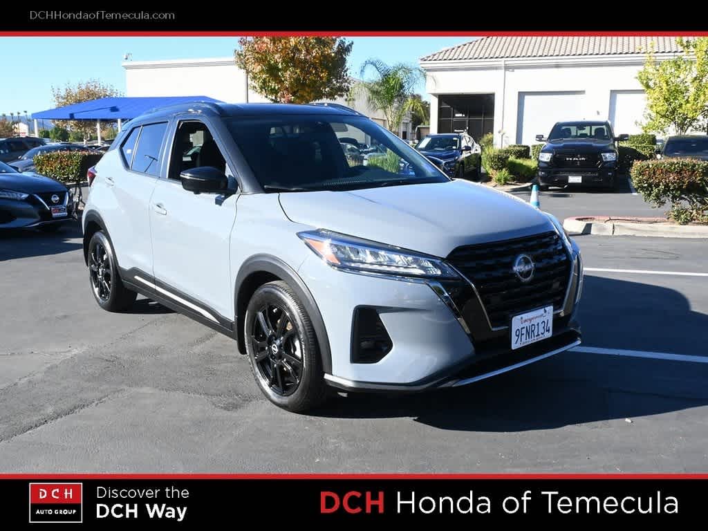 2023 Nissan Kicks SR photo 3
