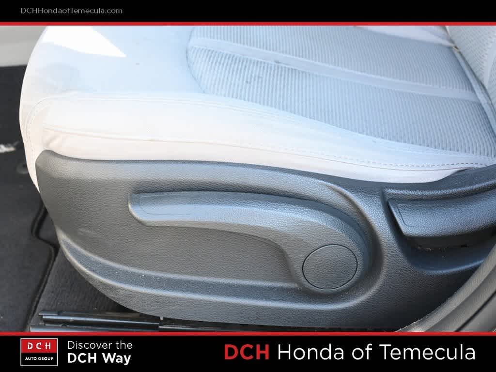 Thumbnail: 2015 Hyundai Sonata - 16