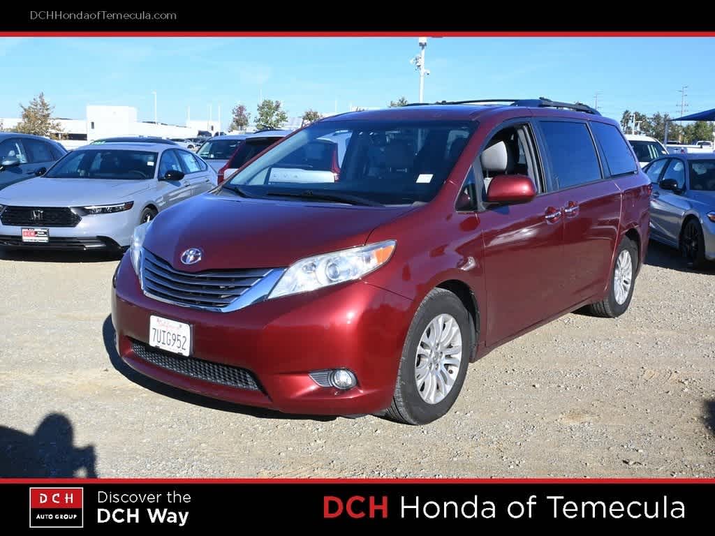 Thumbnail: 2016 Toyota Sienna - 1