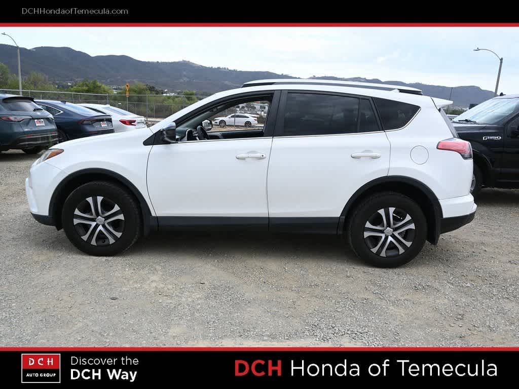 Thumbnail: 2016 Toyota RAV4 - 4
