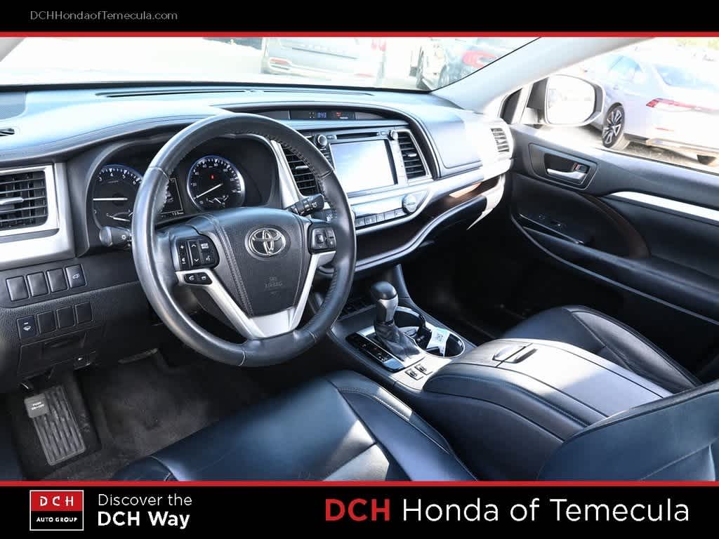 Thumbnail: 2015 Toyota Highlander - 8