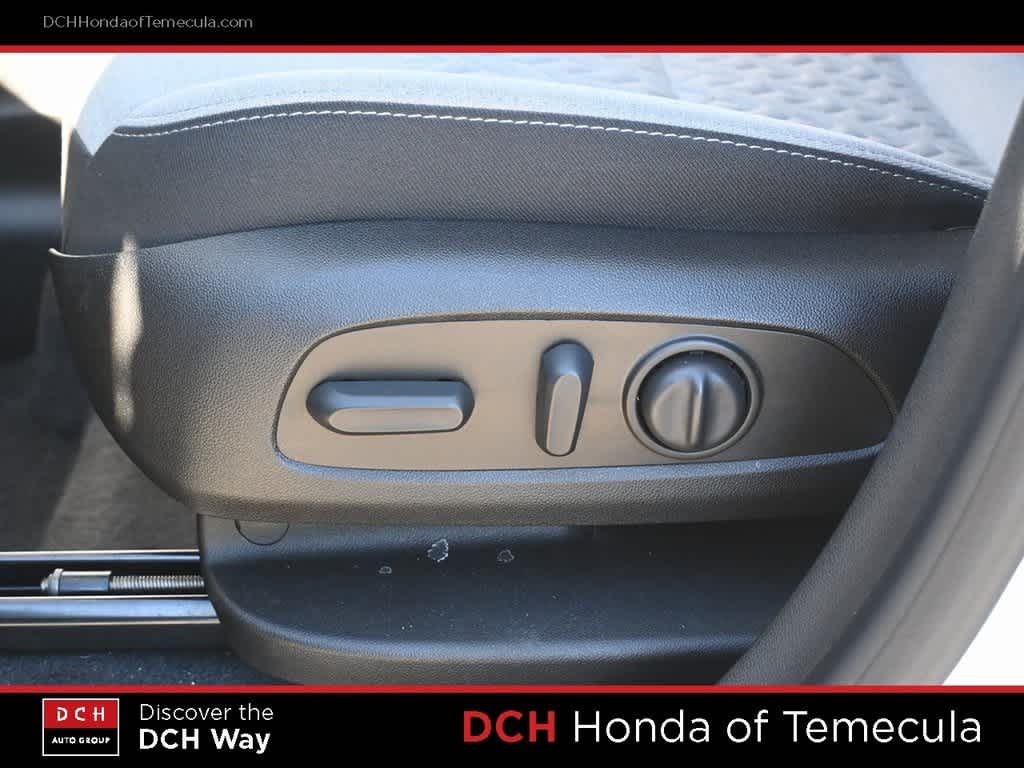 Thumbnail: 2022 Chevrolet Equinox - 16