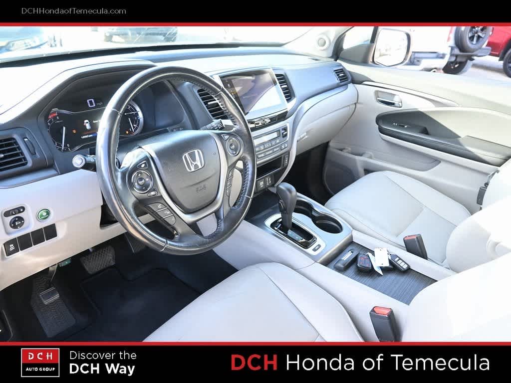 Thumbnail: 2017 Honda Pilot - 8