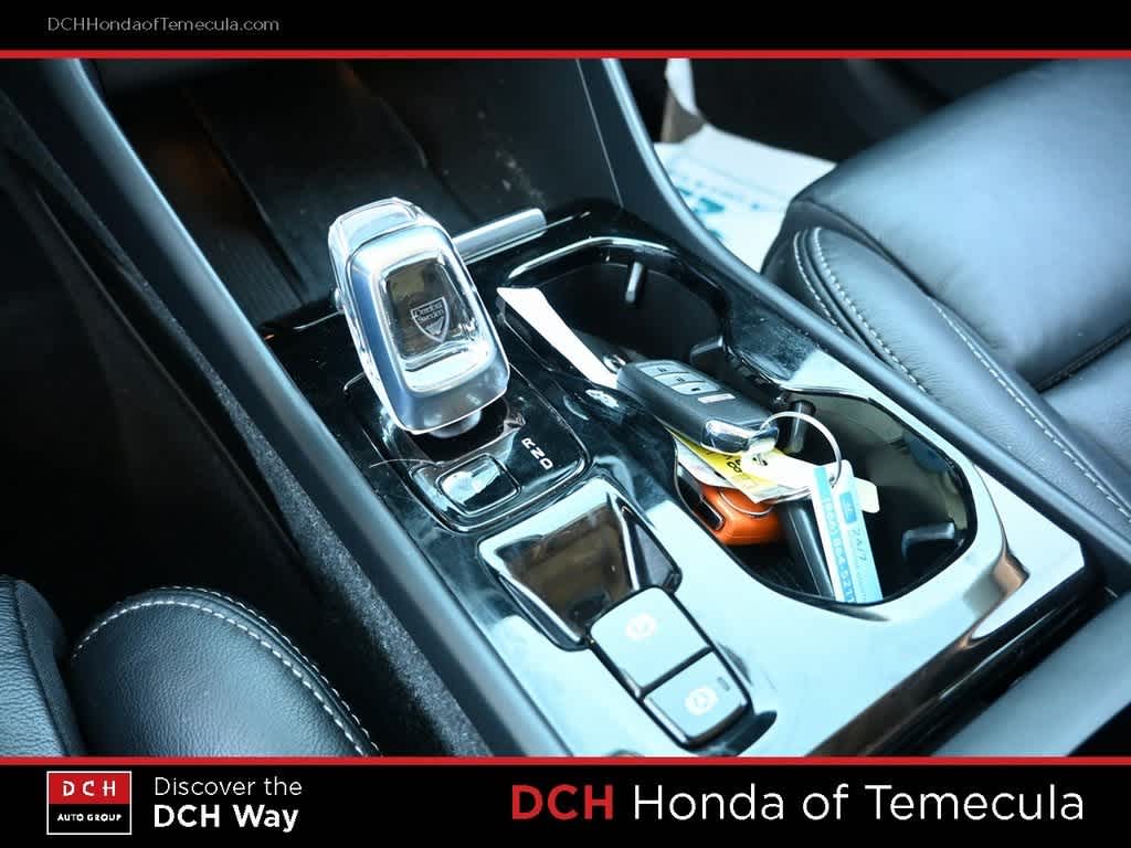 Thumbnail: 2023 Volvo XC40 - 11