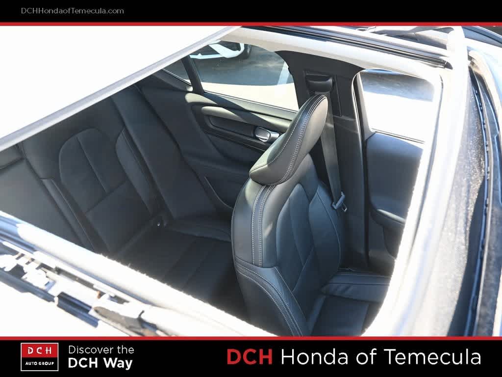 Thumbnail: 2023 Volvo XC40 - 23