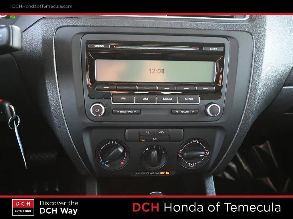 Thumbnail: 2011 Volkswagen Jetta - 12