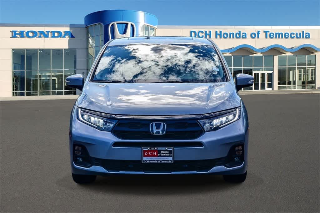 2026 Honda Odyssey Touring photo 2