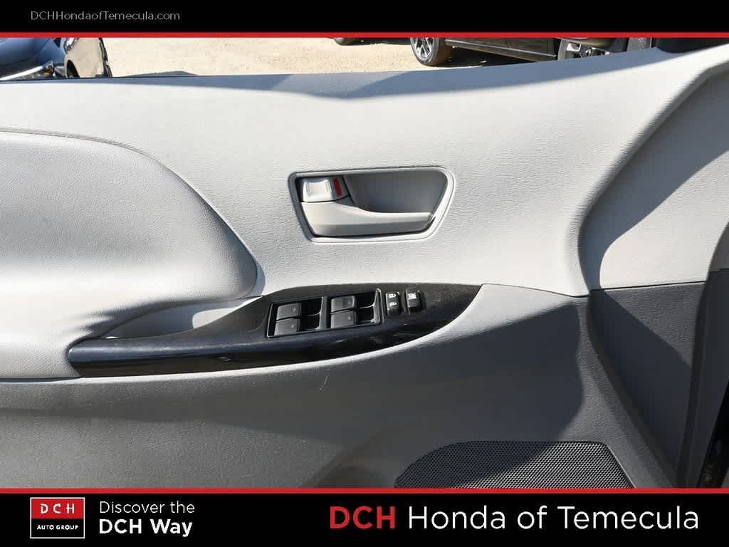 Thumbnail: 2011 Toyota Sienna - 15
