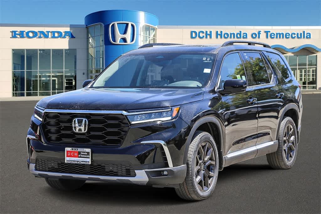 2025 Honda Pilot Touring photo 3