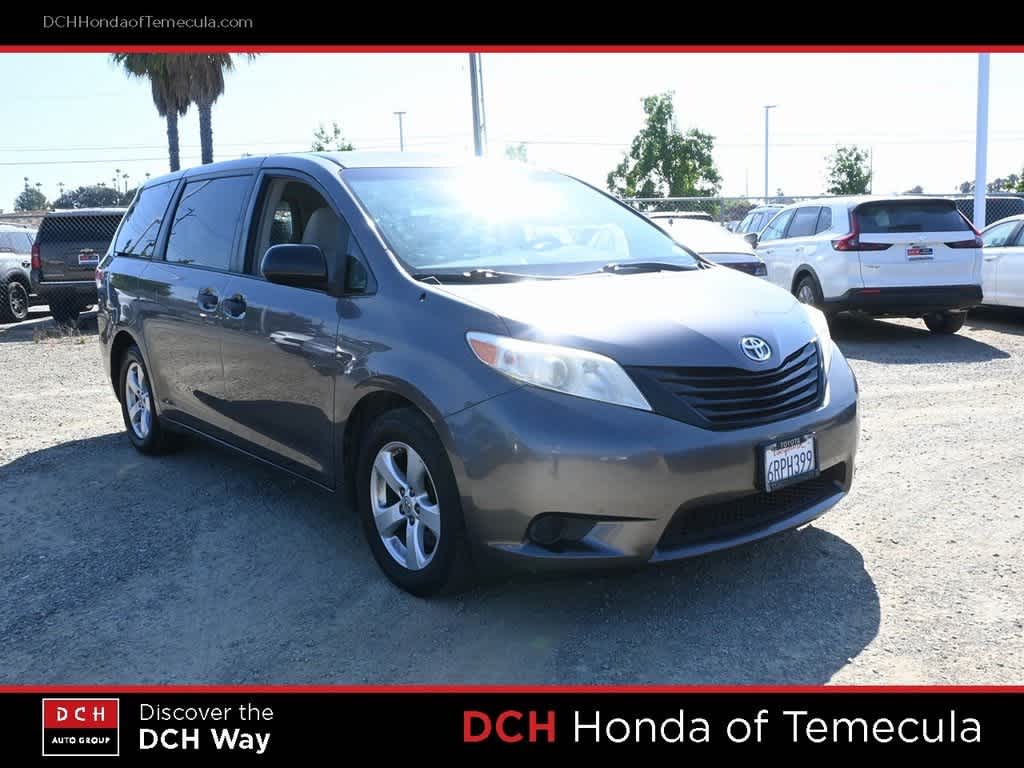 Thumbnail: 2011 Toyota Sienna - 3
