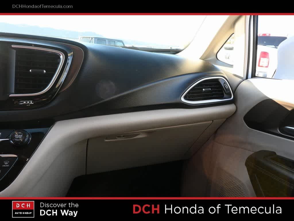 Thumbnail: 2018 Chrysler Pacifica - 13