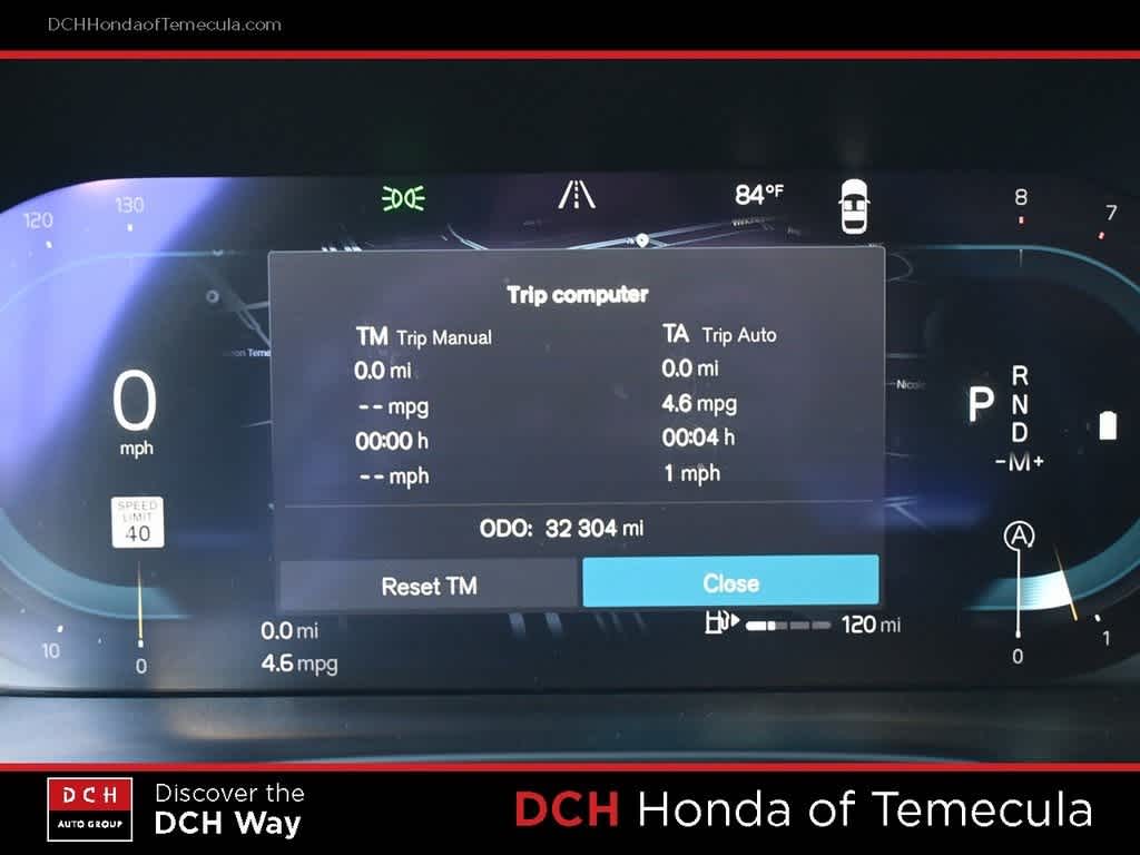 Thumbnail: 2023 Volvo XC40 - 10