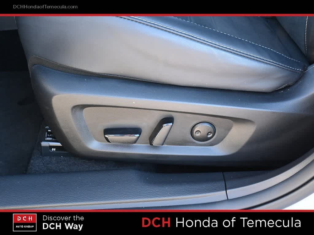 Thumbnail: 2025 Mitsubishi Outlander - 16