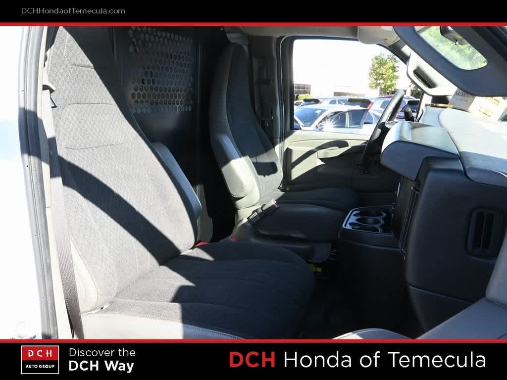 Thumbnail: 2024 GMC Savana - 21