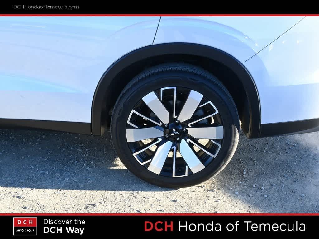 Thumbnail: 2025 Mitsubishi Outlander - 22