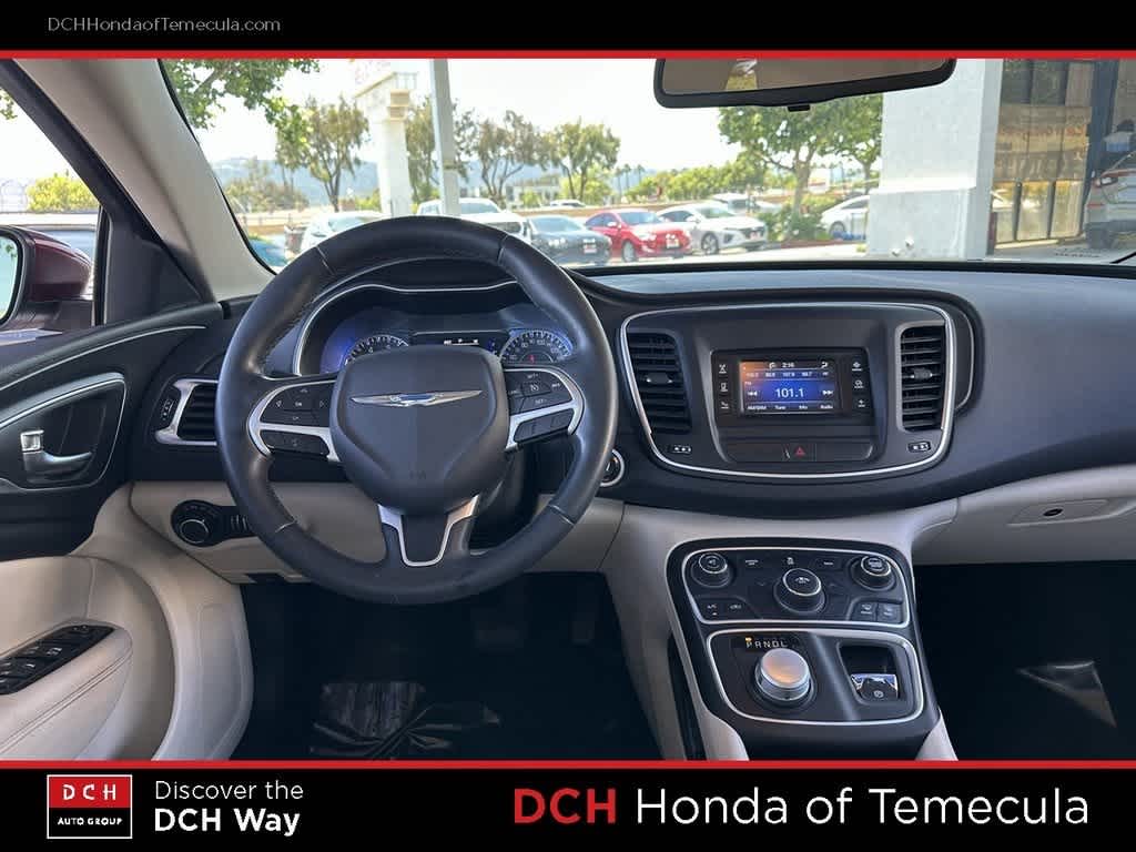 2015 Chrysler 200 Limited 8