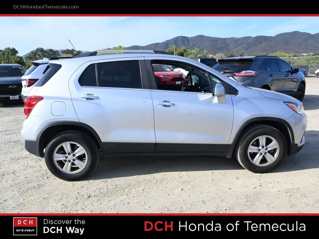 Thumbnail: 2018 Chevrolet Trax - 5