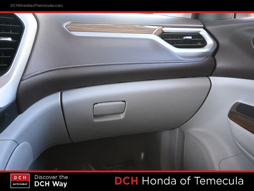 Thumbnail: 2022 GMC Acadia - 14