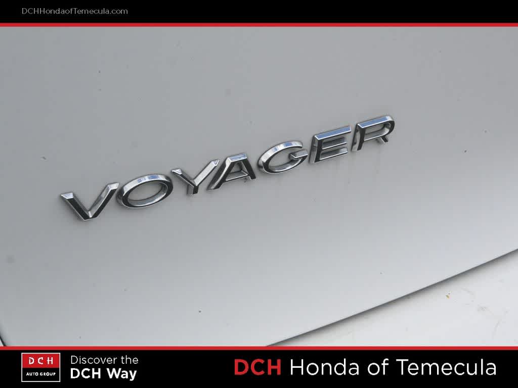 Thumbnail: 2022 Chrysler Voyager - 6