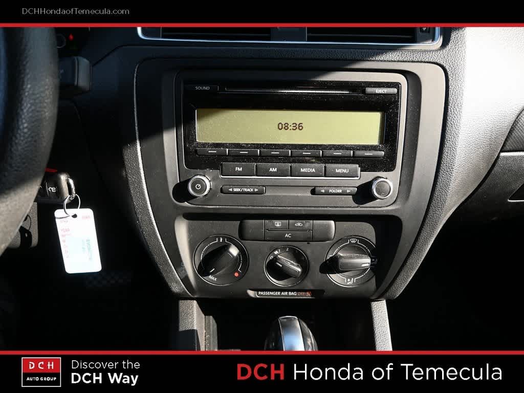 Thumbnail: 2011 Volkswagen Jetta - 12