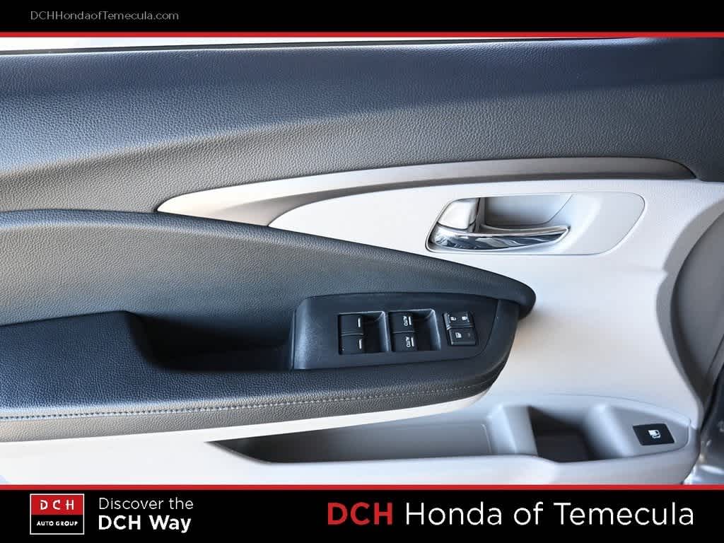 Thumbnail: 2018 Honda Pilot - 16