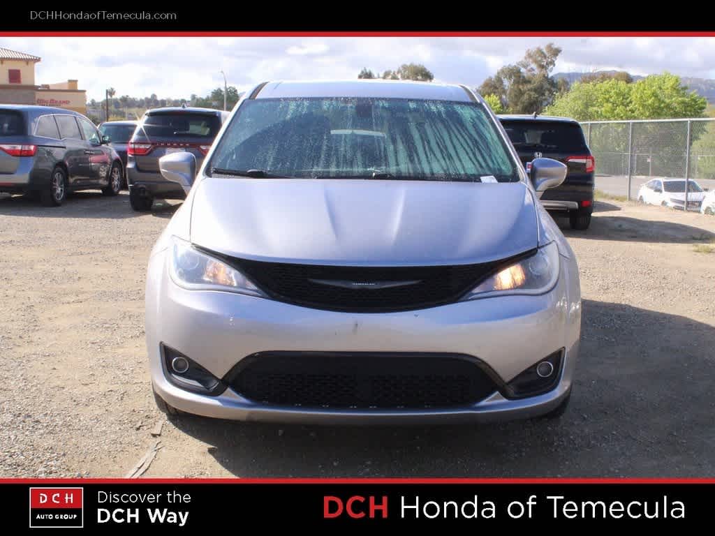 2019 Chrysler Pacifica Touring 2