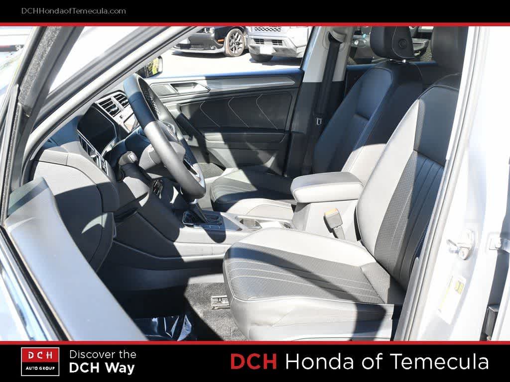 Thumbnail: 2023 Volkswagen Tiguan - 18