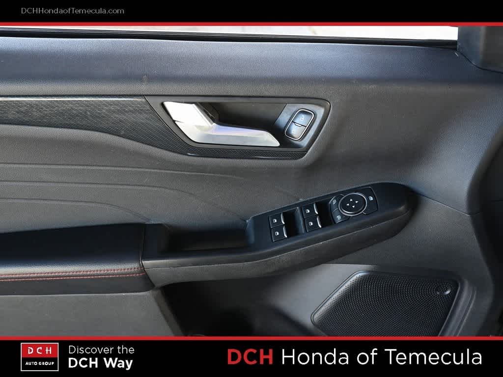 Thumbnail: 2023 Ford Escape - 16