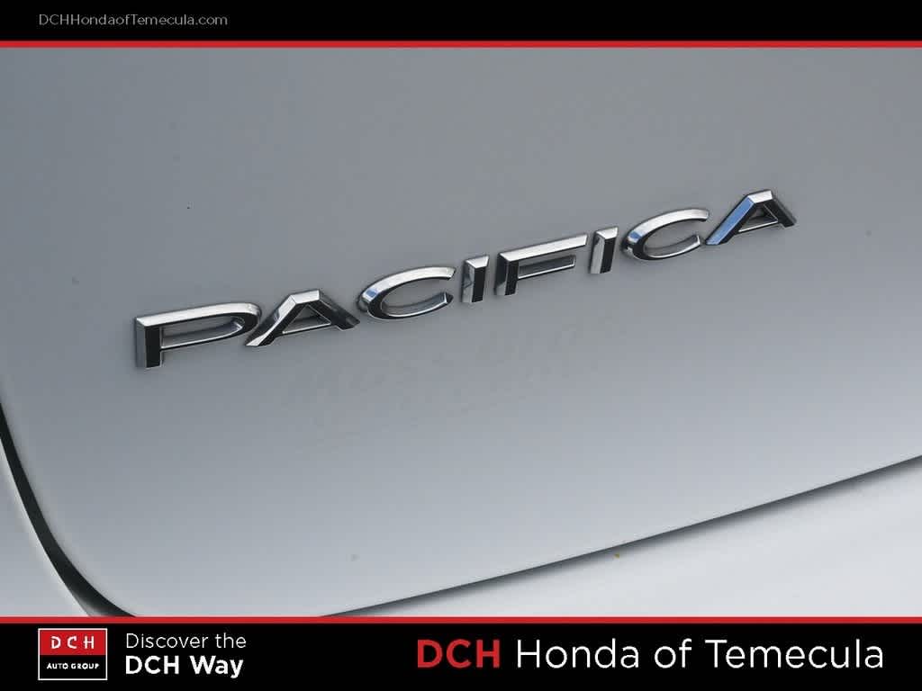 Thumbnail: 2018 Chrysler Pacifica - 7