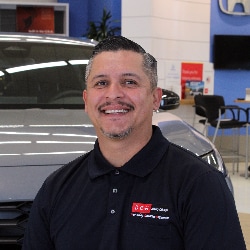 Staff member Armando Lara from ID_7d0c2e
