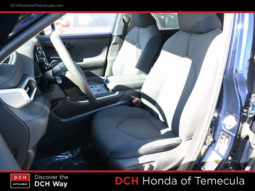 Thumbnail: 2021 Toyota Highlander - 18